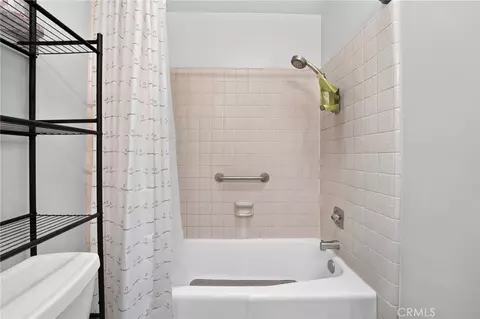 Bath - 161 Channing St, Redlands, CA 92373 photo 2 of 4