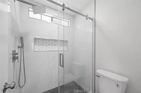 Bath - 921 Boon Pl #A, Corona, CA 92881 photo 4 of 5