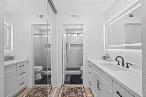 Bath - 921 Boon Pl #A, Corona, CA 92881 photo 3 of 5