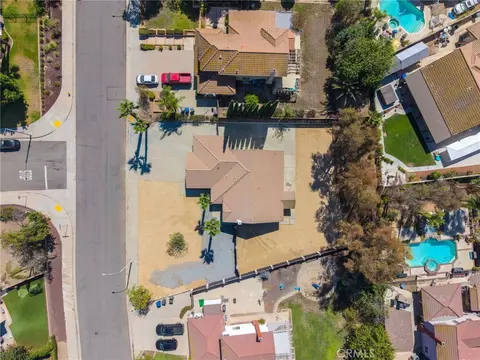 View/Area - 1074 Basilone Dr, Riverside, CA 92506 photo 3 of 7