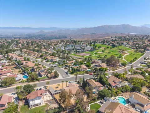 View/Area - 1074 Basilone Dr, Riverside, CA 92506 photo 7 of 7