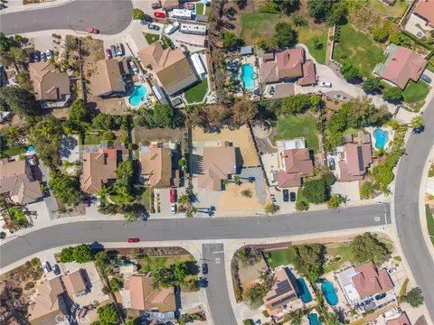 View/Area - 1074 Basilone Dr, Riverside, CA 92506 photo 5 of 7