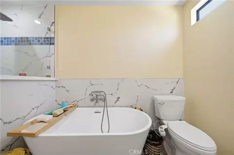 Bath - 14310 Choco Rd, Apple Valley, CA 92307 photo 4 of 7