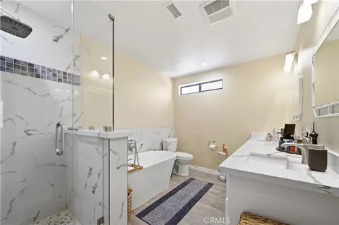 Bath - 14310 Choco Rd, Apple Valley, CA 92307 photo 2 of 7