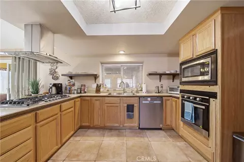 Kitchen - 14310 Choco Rd, Apple Valley, CA 92307 photo 2 of 3