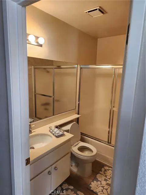 Bath - 832 Pine Vly, Banning, CA 92220 photo 2 of 2