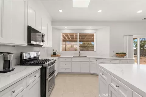 Kitchen - 288 Carlin, Riverside, CA 92507 photo 2 of 3