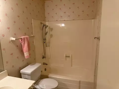 Bath - 2849 Canterbury Trl, Ontario, CA 91761 photo 1 of 1