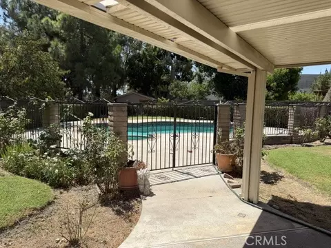Exterior - 2849 Canterbury Trl, Ontario, CA 91761 photo 2 of 5