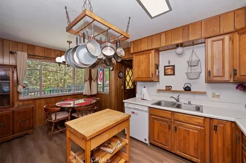 Kitchen - 1412 Malabar, Big Bear City, CA 92314 photo 3 of 3