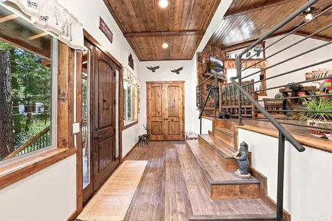 Entry Way - 734 Tehama, Big Bear Lake, CA 92315 photo 1 of 3
