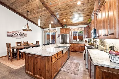 Kitchen - 734 Tehama, Big Bear Lake, CA 92315 photo 2 of 8