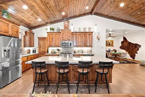 Kitchen - 734 Tehama, Big Bear Lake, CA 92315 photo 6 of 8