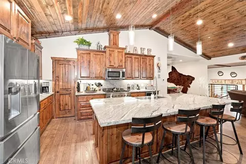 Kitchen - 734 Tehama, Big Bear Lake, CA 92315 photo 5 of 8