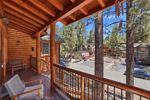 Exterior - 734 Tehama, Big Bear Lake, CA 92315 photo 9 of 10