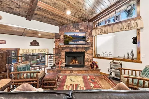 Living - 734 Tehama, Big Bear Lake, CA 92315 photo 2 of 4