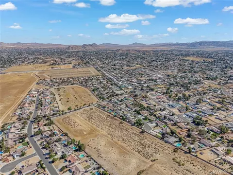View/Area - 19651 Ottawa Rd, Apple Valley, CA 92308 photo 8 of 12