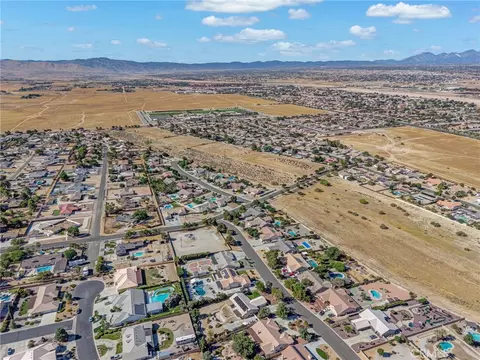 View/Area - 19651 Ottawa Rd, Apple Valley, CA 92308 photo 6 of 12