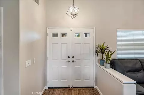 Entry Way - 19651 Ottawa Rd, Apple Valley, CA 92308 photo 2 of 4