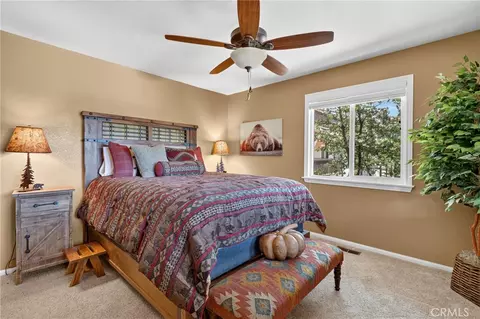 Bedroom - 26695 Modoc, Lake Arrowhead, CA 92352 photo 9 of 12