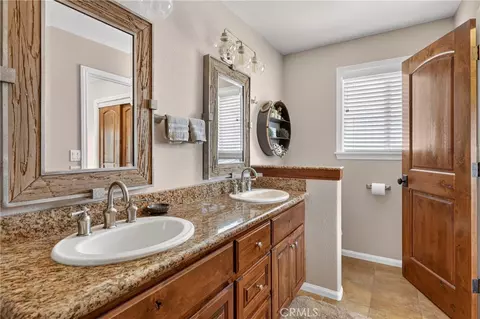 Bath - 26695 Modoc, Lake Arrowhead, CA 92352 photo 2 of 4
