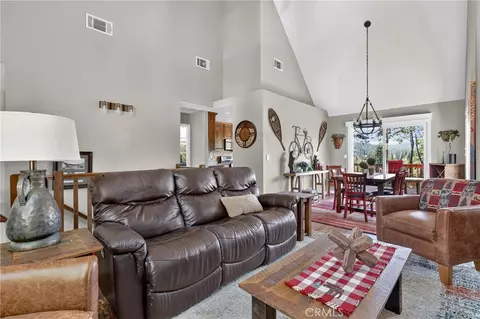 Living - 26695 Modoc, Lake Arrowhead, CA 92352 photo 2 of 5