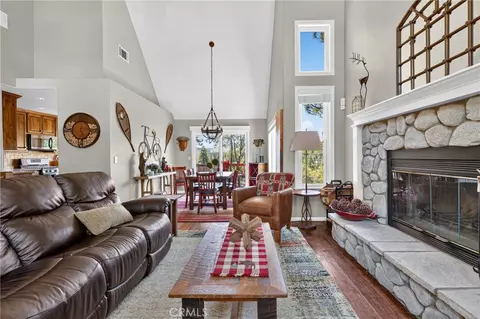 Living - 26695 Modoc, Lake Arrowhead, CA 92352 photo 3 of 5