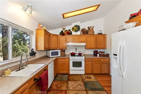 47070 Skyview, Big Bear City, CA 92314 photo 16