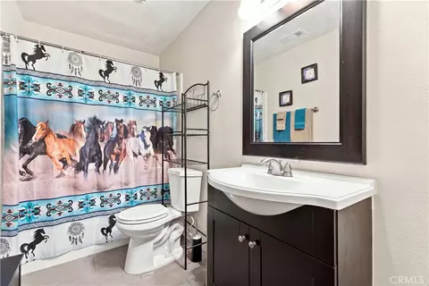 Bath - 5976 Robinson Ave, Riverside, CA 92503 photo 6 of 6