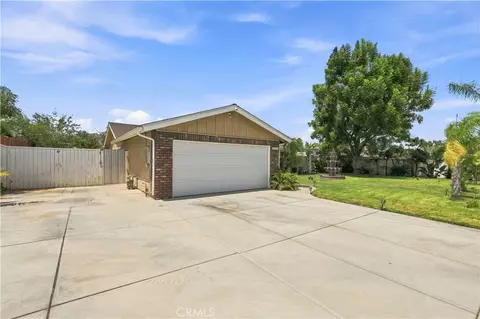 Exterior - 5976 Robinson Ave, Riverside, CA 92503 photo 16 of 18