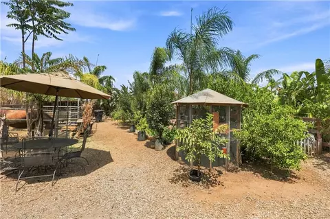 Exterior - 5976 Robinson Ave, Riverside, CA 92503 photo 14 of 18
