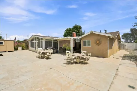 Exterior - 5976 Robinson Ave, Riverside, CA 92503 photo 3 of 18