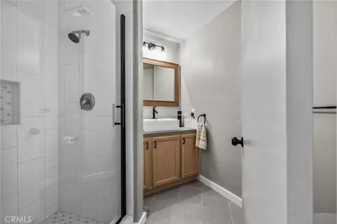 Bath - 1063 Elm Ave, Beaumont, CA 92223 photo 2 of 3