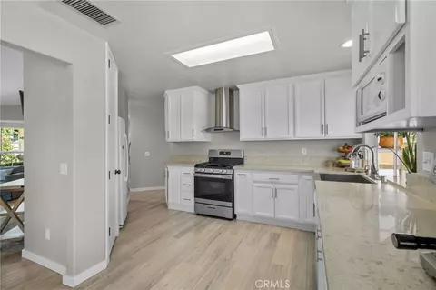 Kitchen - 1063 Elm Ave, Beaumont, CA 92223 photo 2 of 3