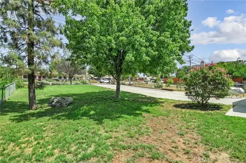 Exterior - 1063 Elm Ave, Beaumont, CA 92223 photo 3 of 11