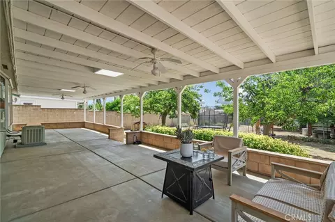 Exterior - 1063 Elm Ave, Beaumont, CA 92223 photo 5 of 11