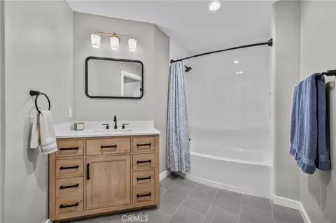 Bath - 1063 Elm Ave, Beaumont, CA 92223 photo 1 of 3