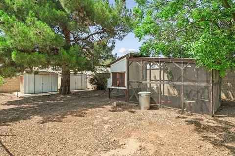 Exterior - 1063 Elm Ave, Beaumont, CA 92223 photo 10 of 11