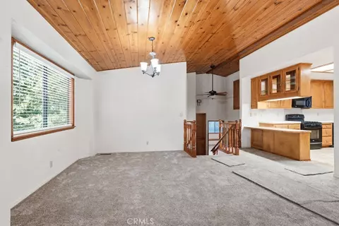 Living - 24776 Basel, Crestline, CA 92325 photo 4 of 5