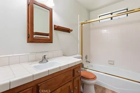 Bath - 24776 Basel, Crestline, CA 92325 photo 1 of 4