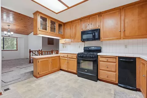 Kitchen - 24776 Basel, Crestline, CA 92325 photo 4 of 4