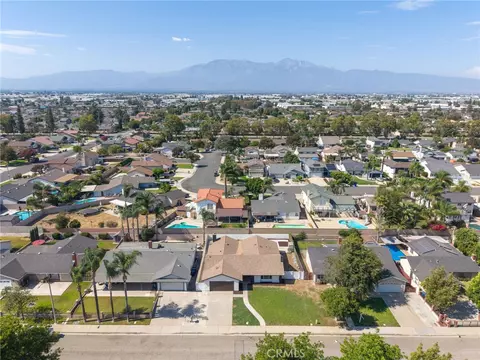 View/Area - 1529 E Hazeltine St, Ontario, CA 91761 photo 2 of 4