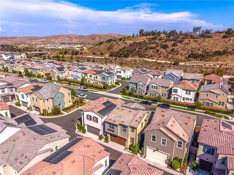 View/Area - 4092 Spring Haven Ln, Corona, CA 92883 photo 1 of 24