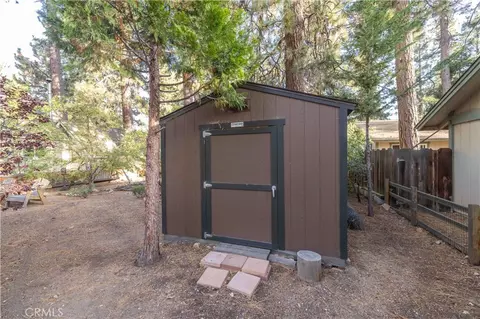 Exterior - 39180 Peak, Big Bear Lake, CA 92315 photo 5 of 7
