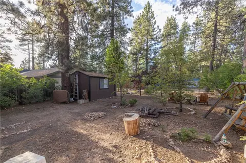 Exterior - 39180 Peak, Big Bear Lake, CA 92315 photo 2 of 7