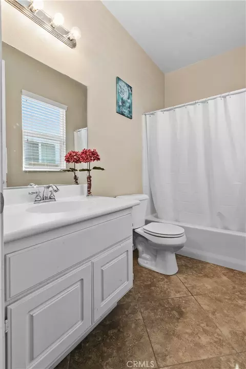 Bath - 2879 Eureka Rd, San Jacinto, CA 92582 photo 1 of 7
