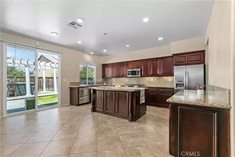 Kitchen - 2879 Eureka Rd, San Jacinto, CA 92582 photo 1 of 2