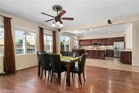 Entry Way - 2879 Eureka Rd, San Jacinto, CA 92582 photo 3 of 7