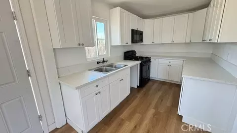Entry Way - 21932 Standing Rock, Apple Valley, CA 92307 photo 2 of 3
