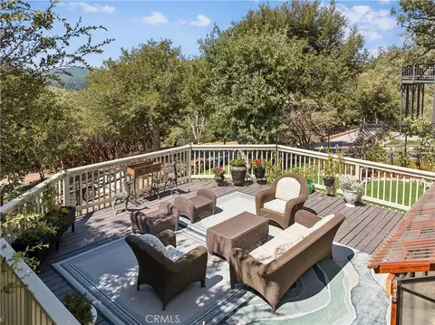 Exterior - 1298 Yellowstone Dr, Lake Arrowhead, CA 92352 photo 8 of 14